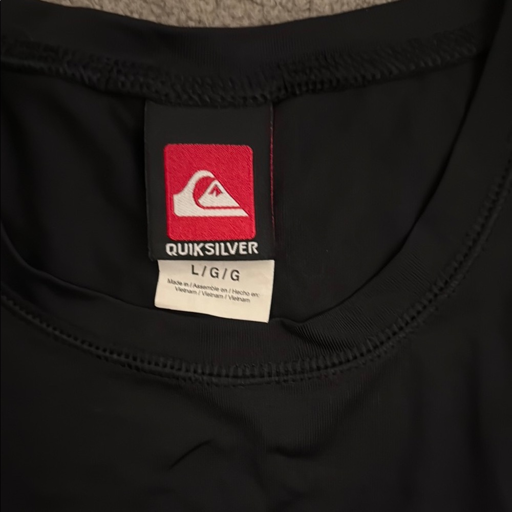 Quiksilver Rash guard with Neon Green Logo - Picture 2 of 3